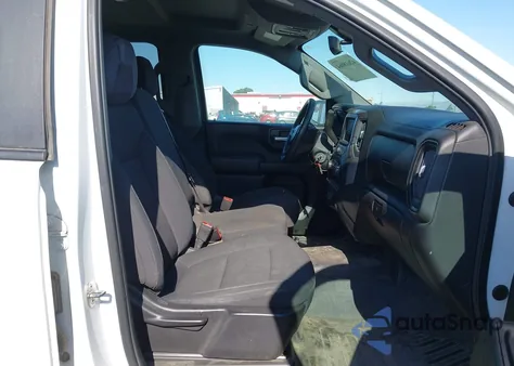 2020 Chevrolet Silverado K1500 z USA, uszkodzony, nr VIN 1GCRYAEH7LZ243048